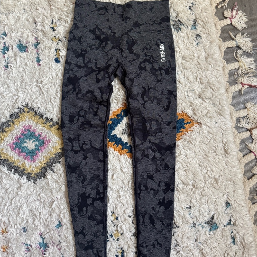 Gymshark Black Leggings with Wide Waistband and Stretchy Fabric